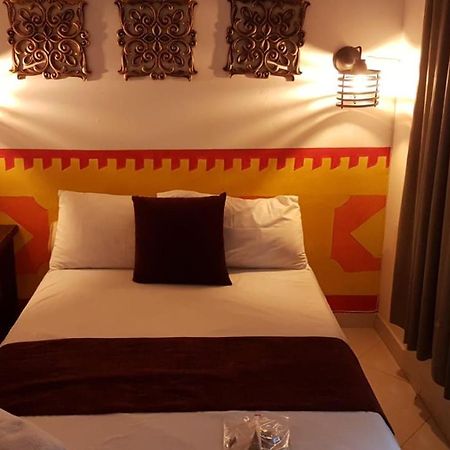 Hostel-Affordable Rooms With Private Bathroom San Juan Гуатапе Экстерьер фото